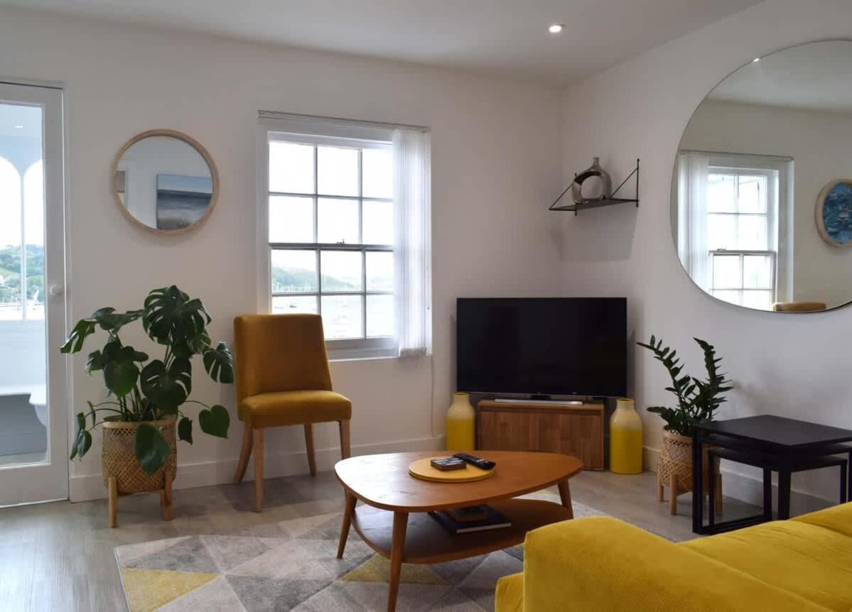 Breathtaking High Street Townhouse With Stunning Sea Views At 'The Old Fishermans Townhouse' Falmouth Extérieur photo